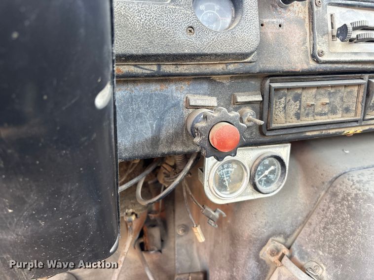 image for item EA4769 1988 International F2574 ready mix truck