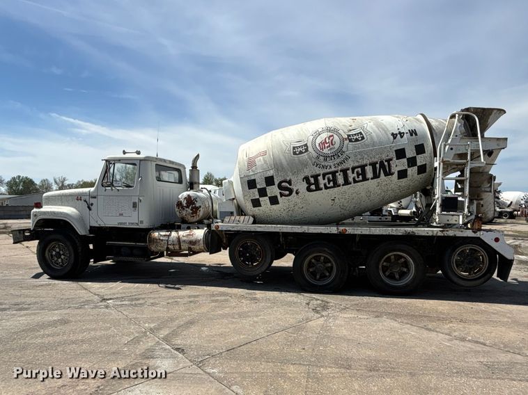 image for item EA4774 1988 International F2574 ready mix truck
