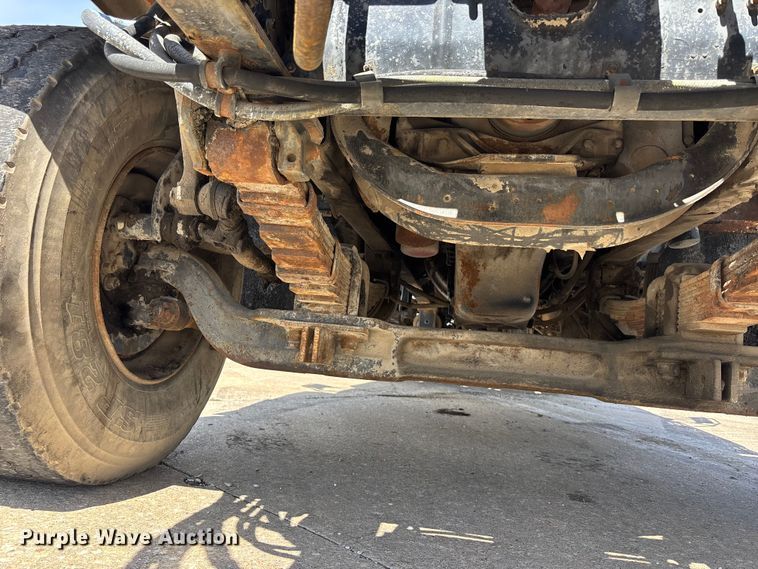 image for item EA4774 1988 International F2574 ready mix truck