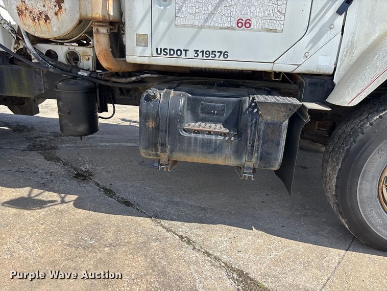 image for item EA4774 1988 International F2574 ready mix truck