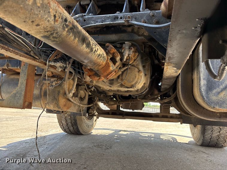 image for item EA4774 1988 International F2574 ready mix truck