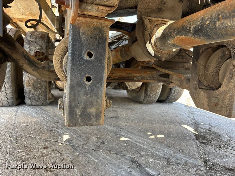 image for item EA4774 1988 International F2574 ready mix truck