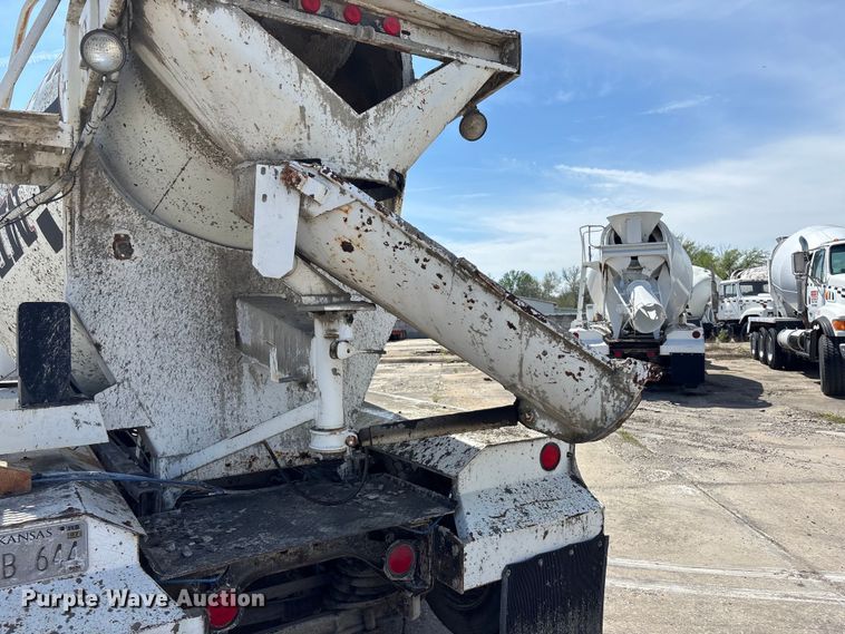 image for item EA4774 1988 International F2574 ready mix truck