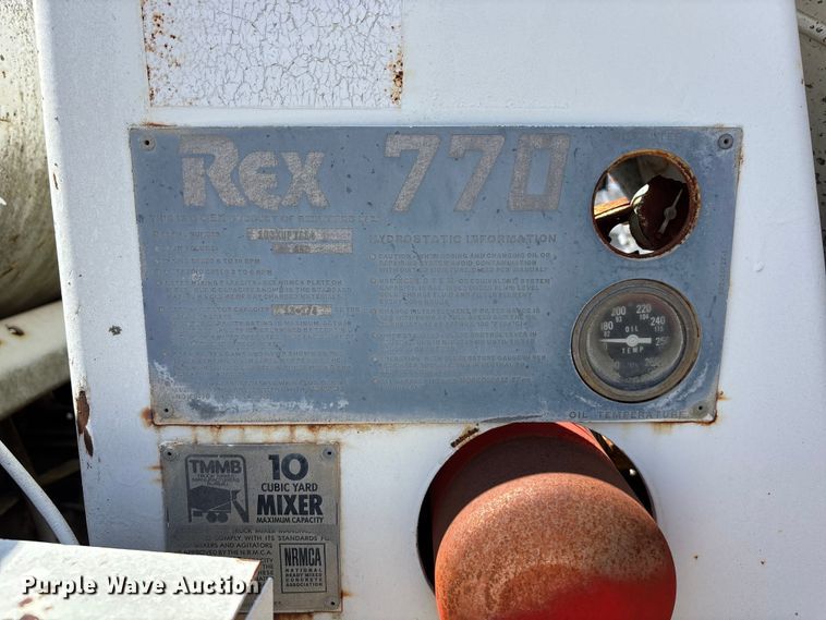 image for item EA4774 1988 International F2574 ready mix truck