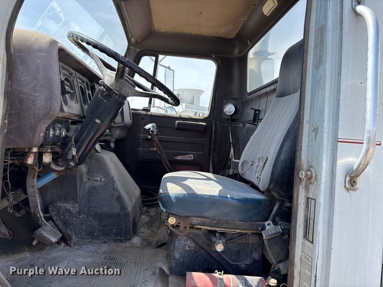 image for item EA4774 1988 International F2574 ready mix truck