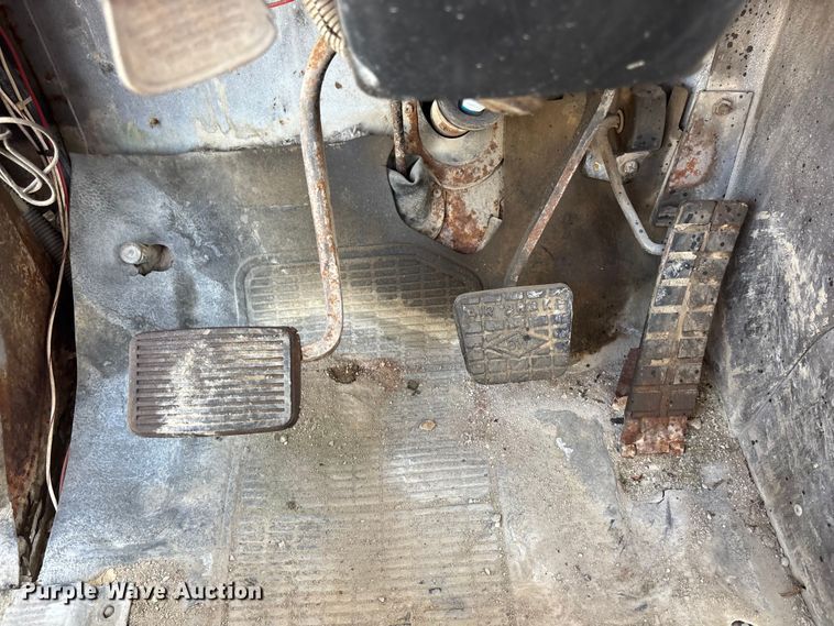 image for item EA4774 1988 International F2574 ready mix truck