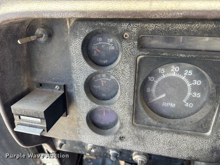 image for item EA4774 1988 International F2574 ready mix truck