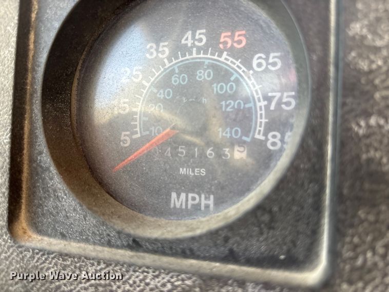 image for item EA4774 1988 International F2574 ready mix truck