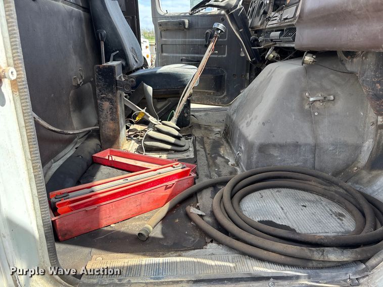 image for item EA4774 1988 International F2574 ready mix truck