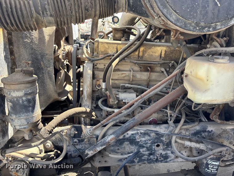 image for item EA4774 1988 International F2574 ready mix truck