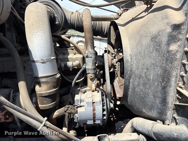 image for item EA4774 1988 International F2574 ready mix truck