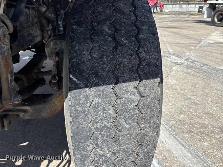 image for item EA4774 1988 International F2574 ready mix truck