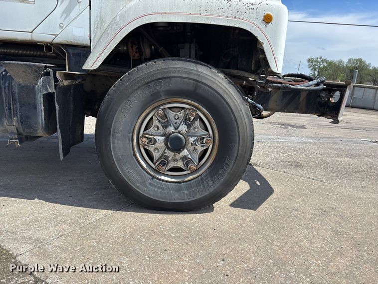 image for item EA4774 1988 International F2574 ready mix truck