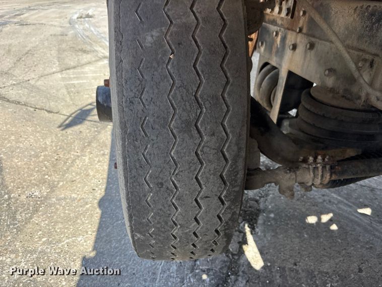 image for item EA4774 1988 International F2574 ready mix truck