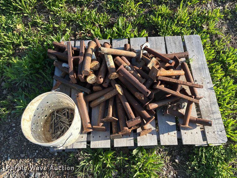 image for item EA4782 Approximately 59 trench box spreader bars