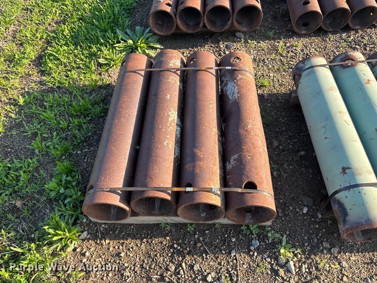 image for item EA4782 Approximately 59 trench box spreader bars