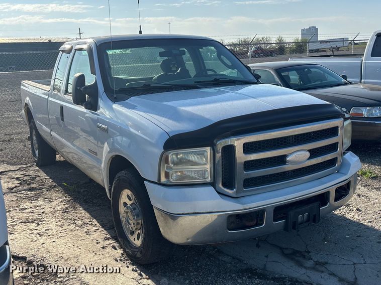 image for item EA4784 2005 Ford F250 Ext. Cab pickup truck