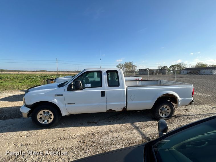 image for item EA4784 2005 Ford F250 Ext. Cab pickup truck