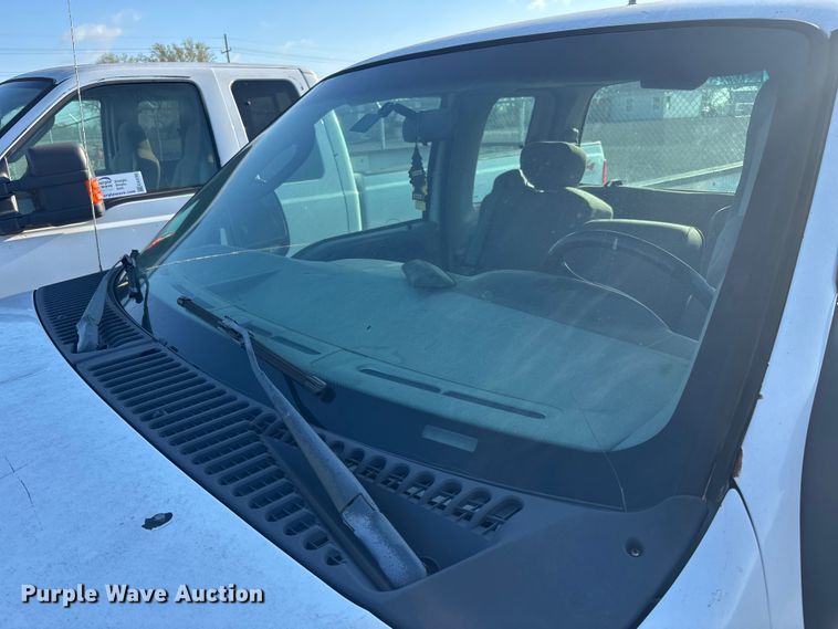 image for item EA4784 2005 Ford F250 Ext. Cab pickup truck