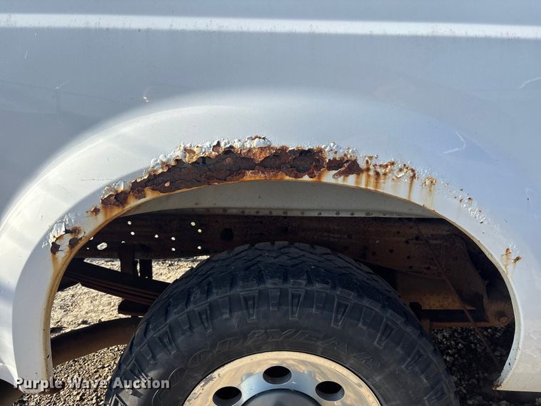 image for item EA4784 2005 Ford F250 Ext. Cab pickup truck