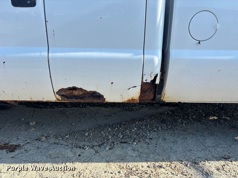 image for item EA4784 2005 Ford F250 Ext. Cab pickup truck