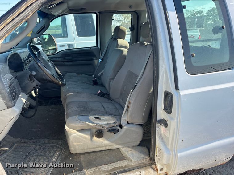 image for item EA4784 2005 Ford F250 Ext. Cab pickup truck