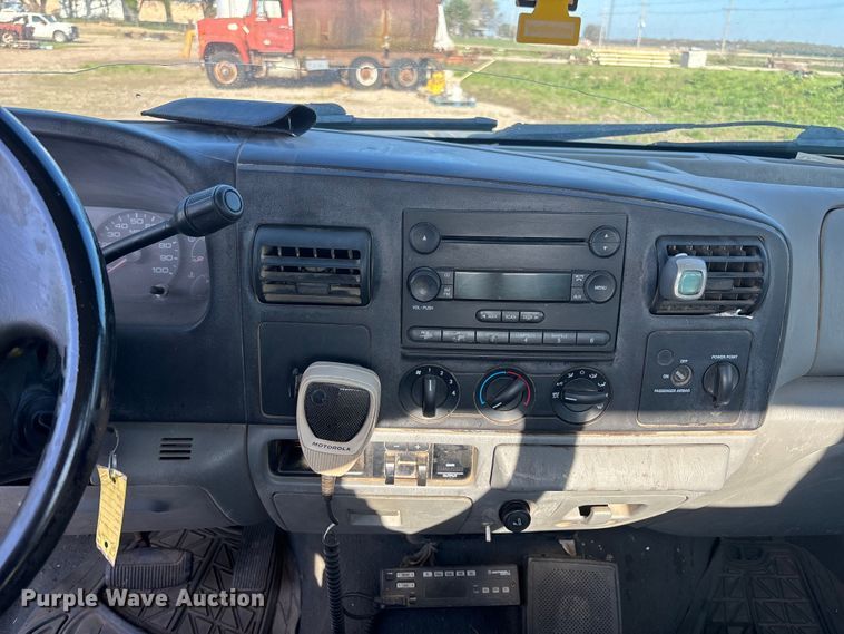 image for item EA4784 2005 Ford F250 Ext. Cab pickup truck