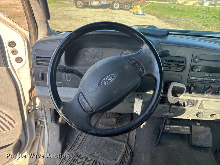 image for item EA4784 2005 Ford F250 Ext. Cab pickup truck