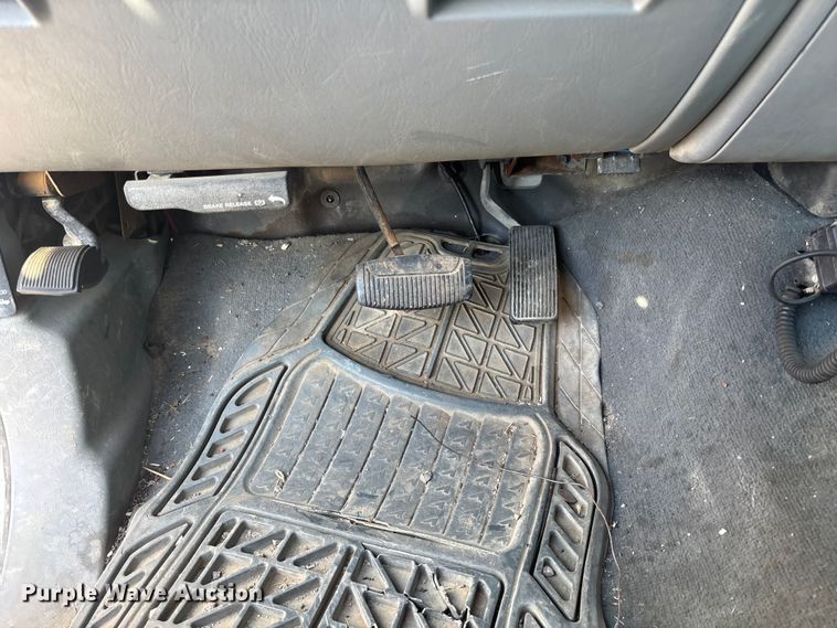 image for item EA4784 2005 Ford F250 Ext. Cab pickup truck
