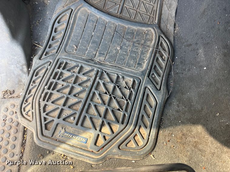 image for item EA4784 2005 Ford F250 Ext. Cab pickup truck