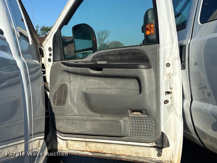 image for item EA4784 2005 Ford F250 Ext. Cab pickup truck