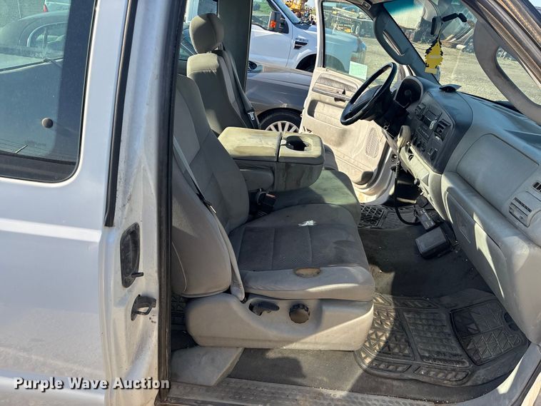 image for item EA4784 2005 Ford F250 Ext. Cab pickup truck
