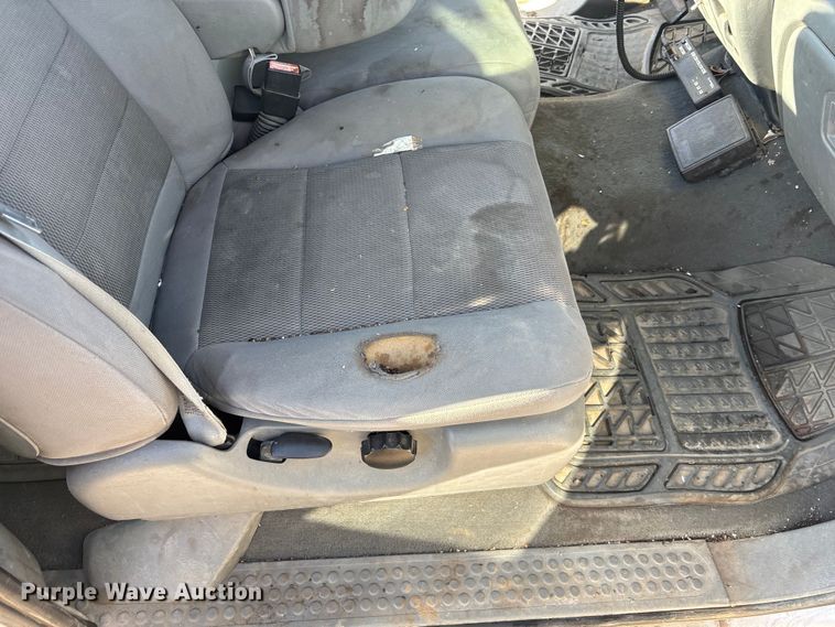 image for item EA4784 2005 Ford F250 Ext. Cab pickup truck