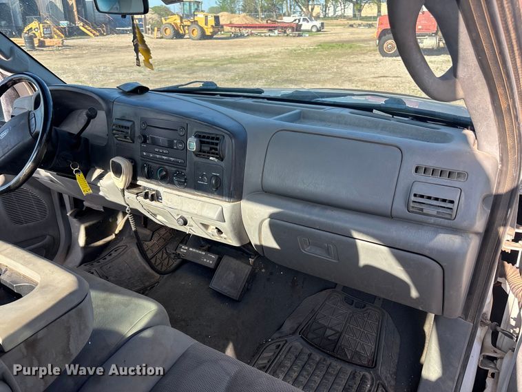 image for item EA4784 2005 Ford F250 Ext. Cab pickup truck