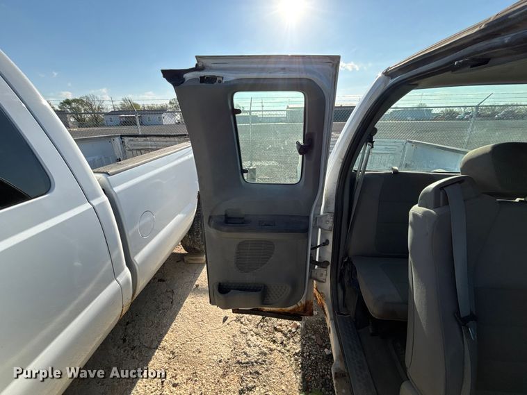image for item EA4784 2005 Ford F250 Ext. Cab pickup truck