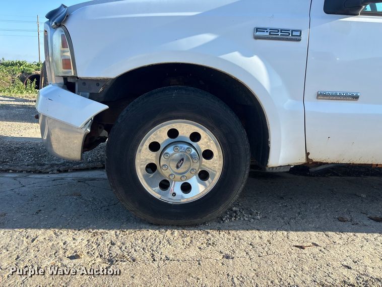 image for item EA4784 2005 Ford F250 Ext. Cab pickup truck