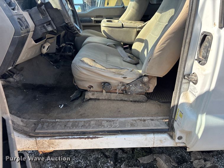image for item EA4785 2008 Ford F250 Ext. Cab pickup truck