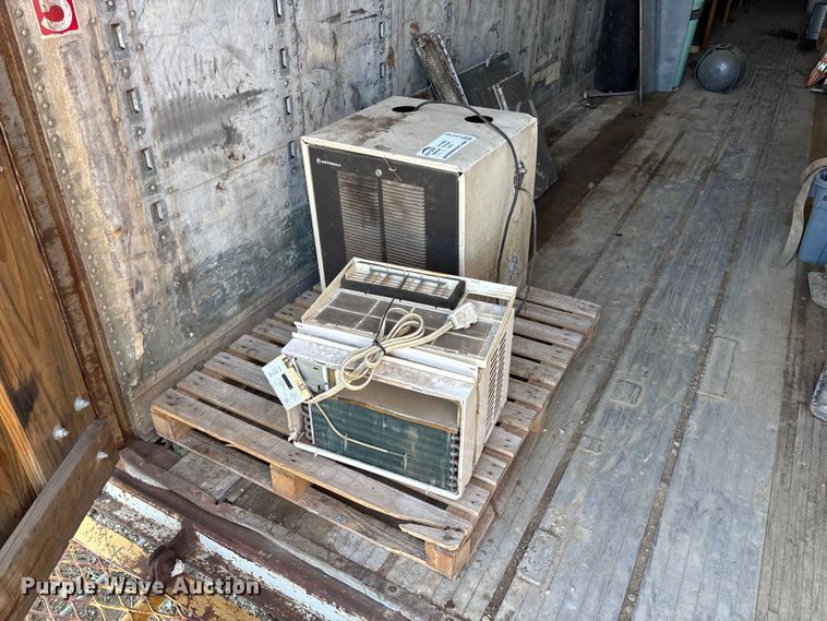 image for item EA4788 Assorted electronics