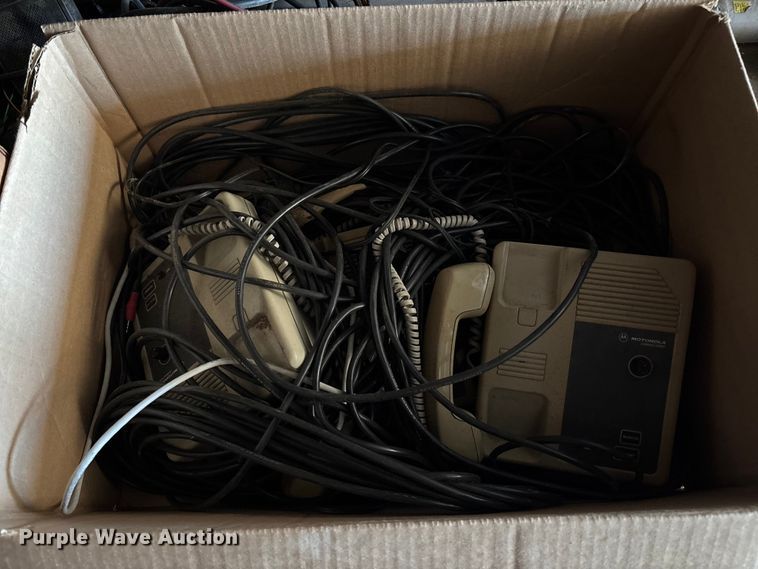 image for item EA4788 Assorted electronics