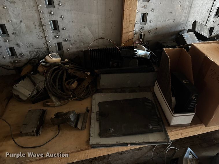 image for item EA4788 Assorted electronics