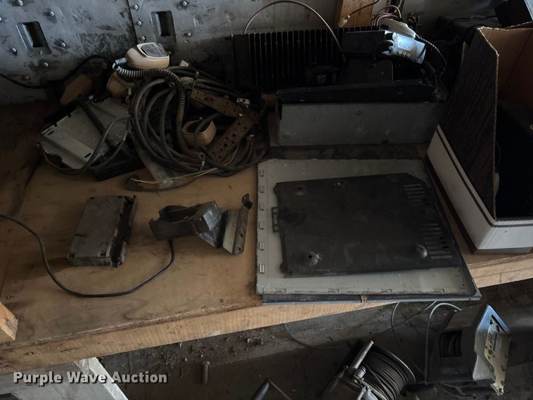 image for item EA4788 Assorted electronics