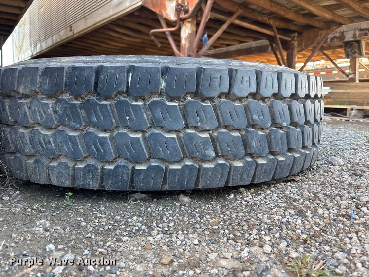 image for item EA4791 (10) tires