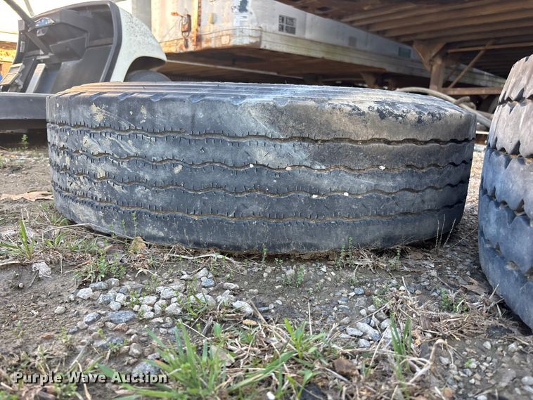 image for item EA4791 (10) tires