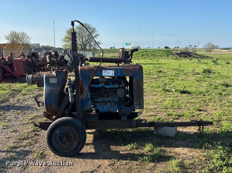 image for item EA4792 Ford irrigation pump