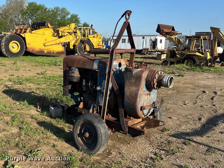 image for item EA4792 Ford irrigation pump