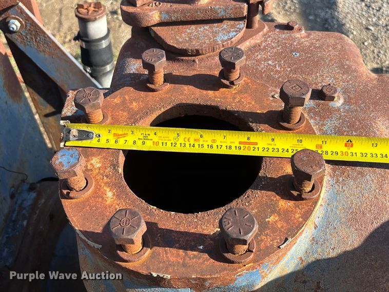 image for item EA4792 Ford irrigation pump