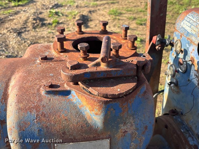 image for item EA4792 Ford irrigation pump