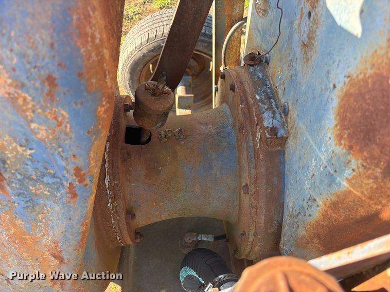 image for item EA4792 Ford irrigation pump