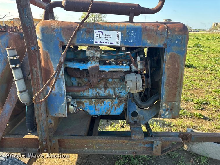 image for item EA4792 Ford irrigation pump