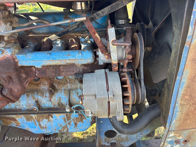 image for item EA4792 Ford irrigation pump